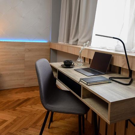 City Center Getaway - Cozy Accommodation For Your Perfect Stay Bucarest Exterior foto